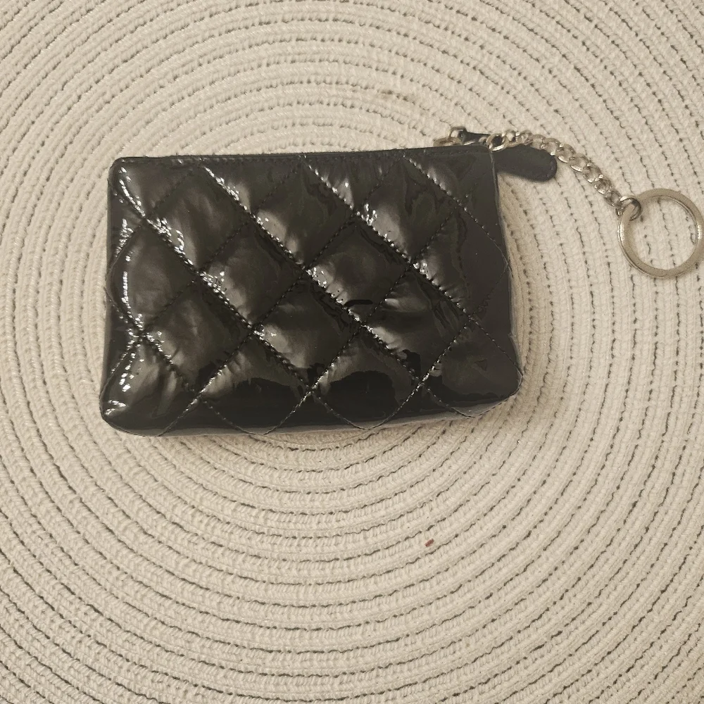 Chanel Black Patent Quilted Key Pouch / Coin Purse with Silver CC - Picture 2 of 9